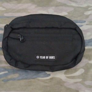 Brand - YEAR OF OURS.  Size - one size. Color - Black